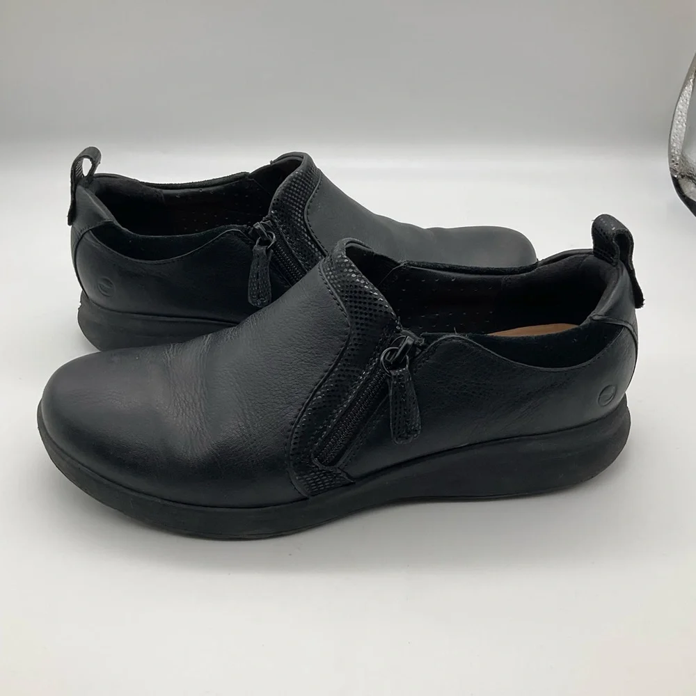 CLARKS SLIP‎ ON WITH SIDE ZIPPER SHOES